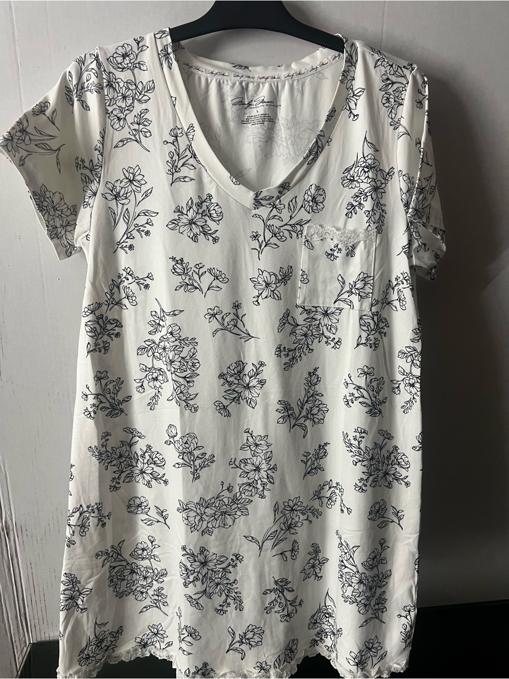 Marilyn Monroe White V-Neck Short Sleeve Floral Pocket Tunic
